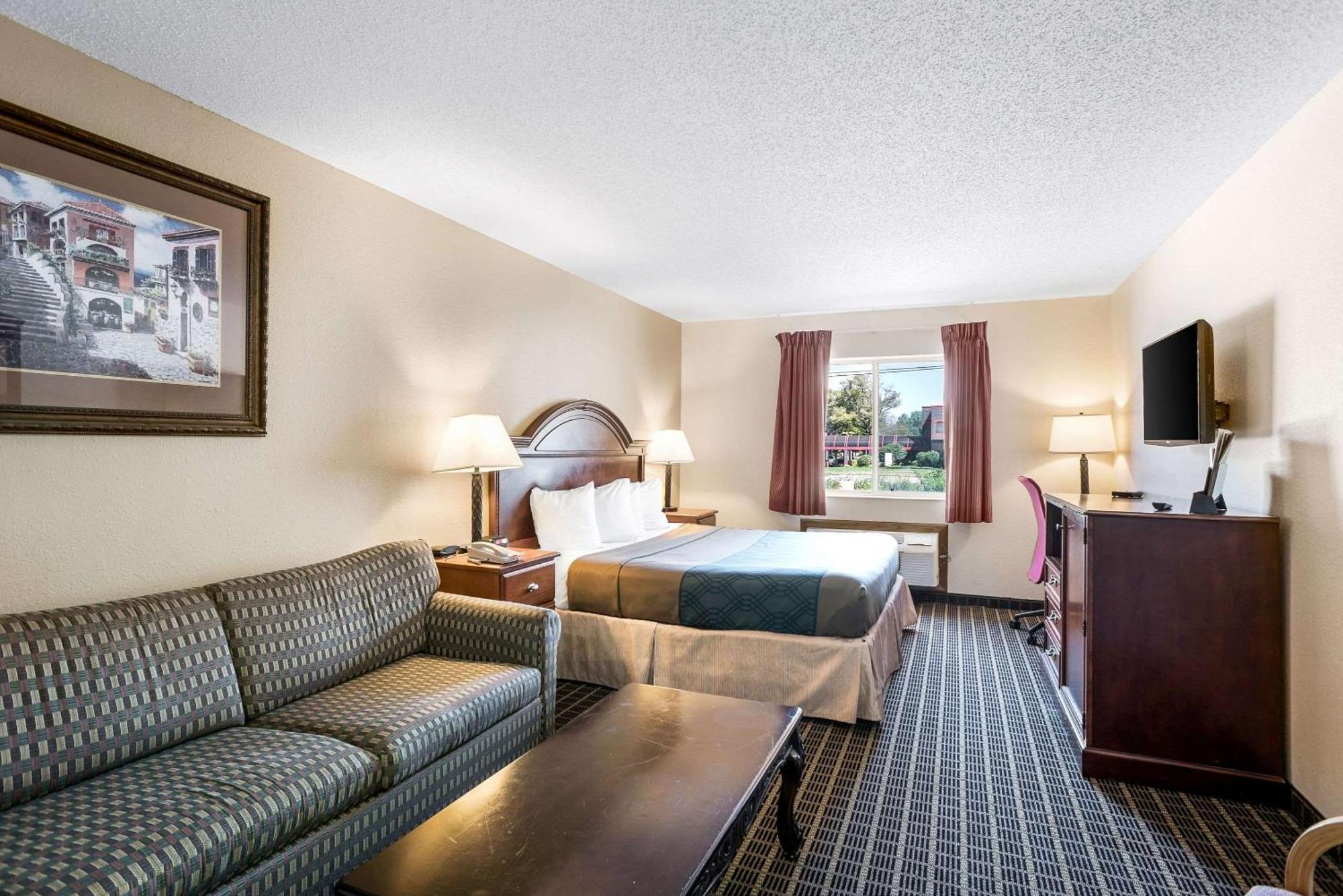 Rodeway Inn Cedar Rapids Esterno foto