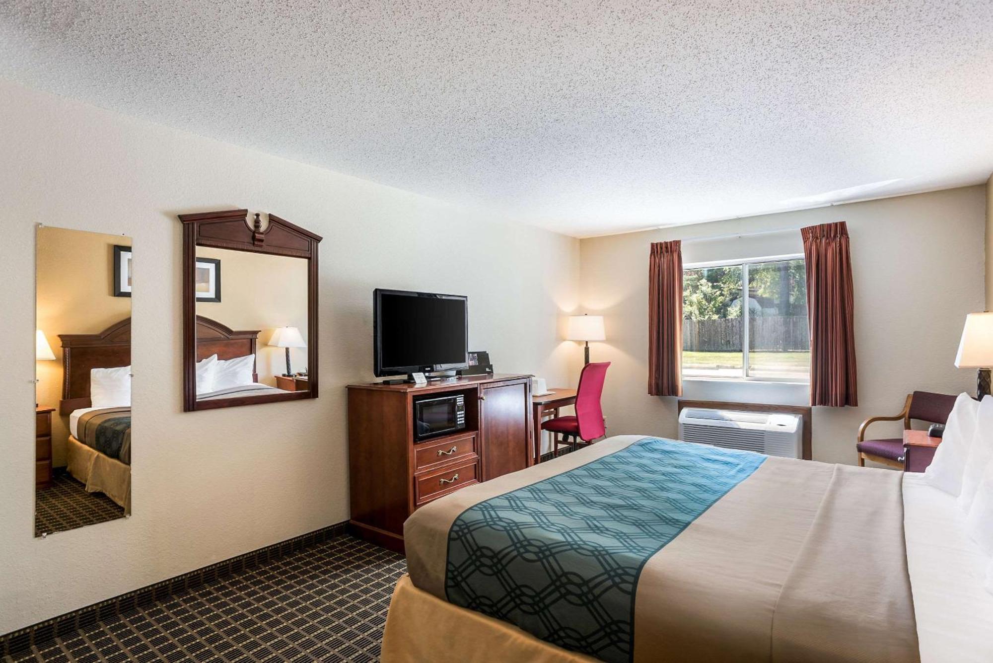 Rodeway Inn Cedar Rapids Esterno foto