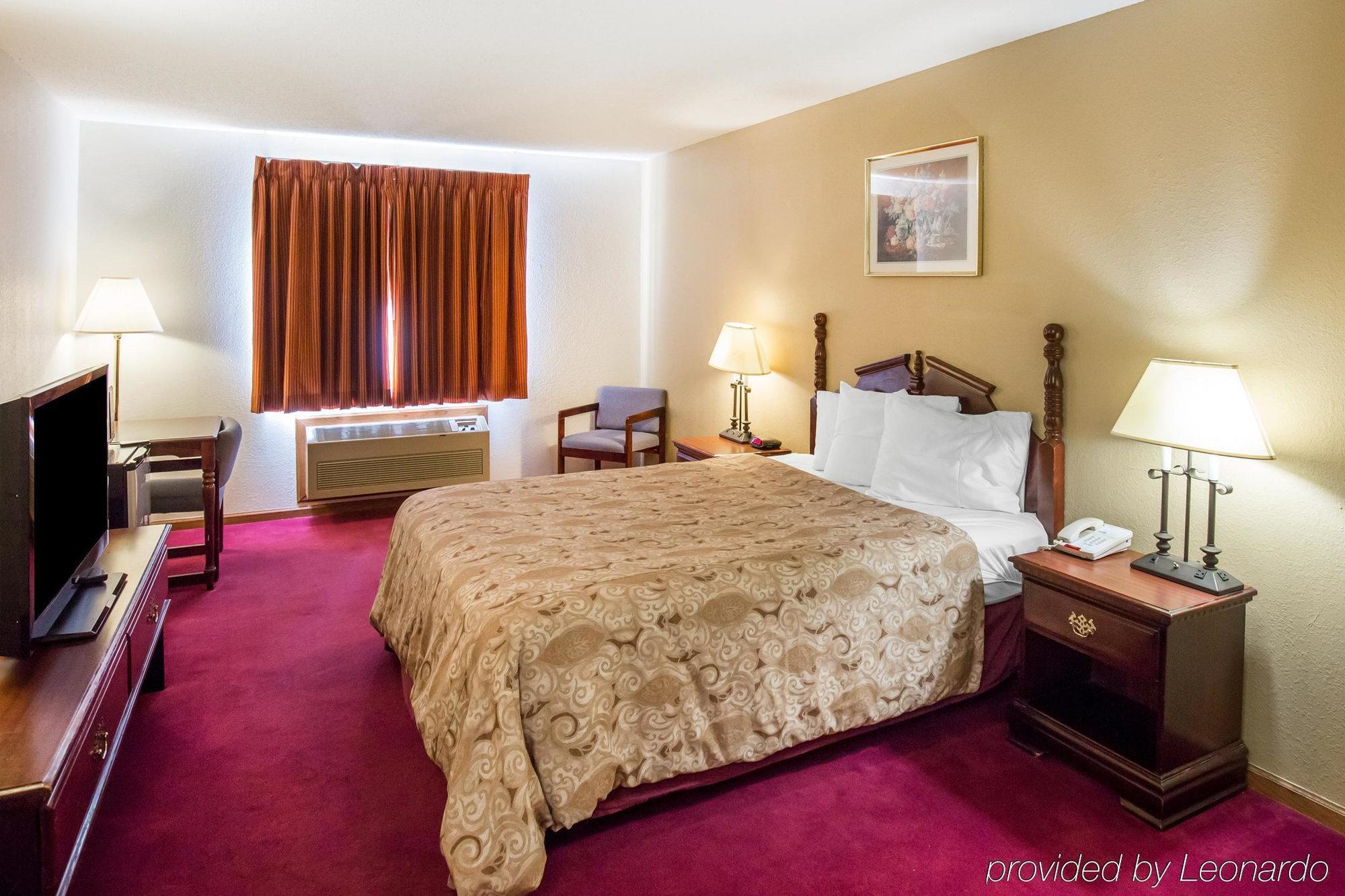 Rodeway Inn Cedar Rapids Esterno foto