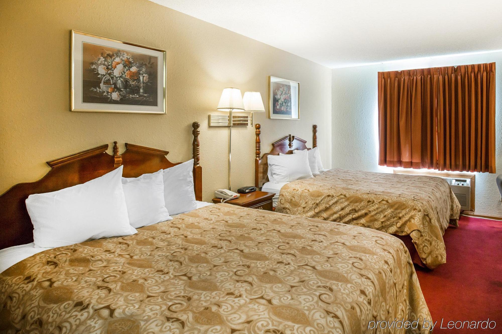 Rodeway Inn Cedar Rapids Esterno foto