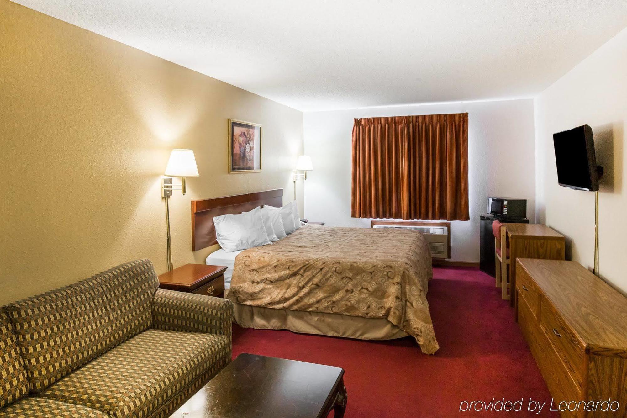 Rodeway Inn Cedar Rapids Esterno foto