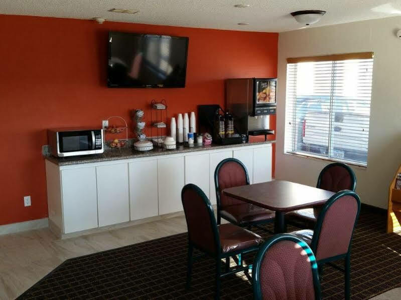 Rodeway Inn Cedar Rapids Esterno foto