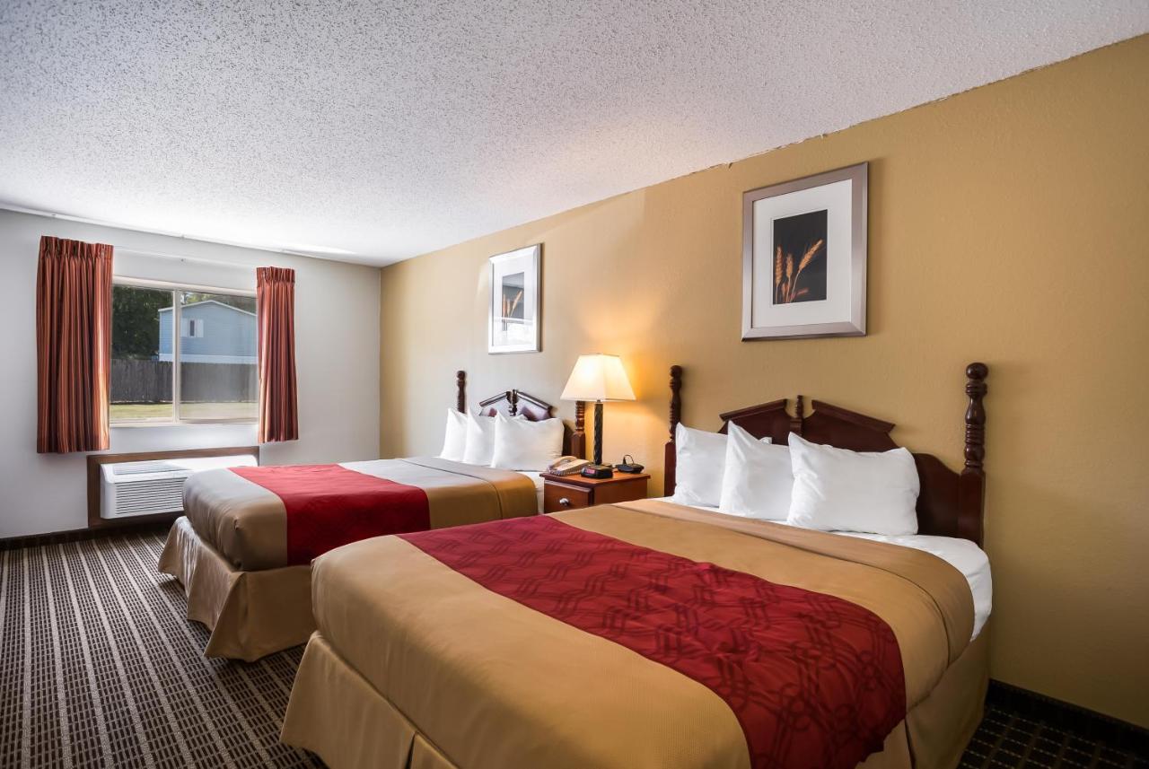Rodeway Inn Cedar Rapids Esterno foto